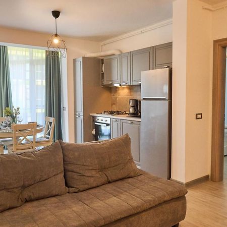 Sea Shore Apartments - Spa N Pools Beach Resort Mamaia Extérieur photo