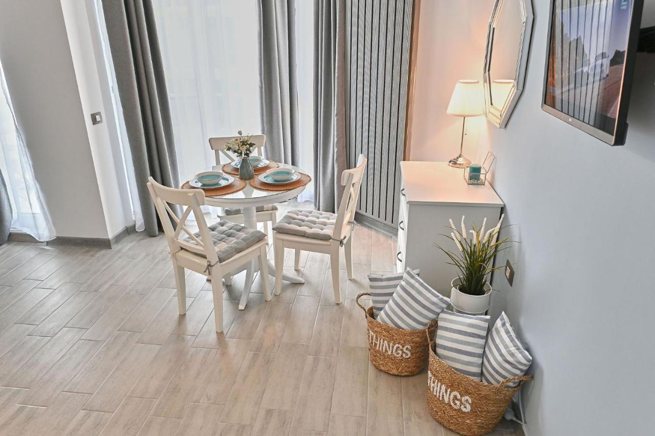 Sea Shore Apartments - Spa N Pools Beach Resort Mamaia Extérieur photo