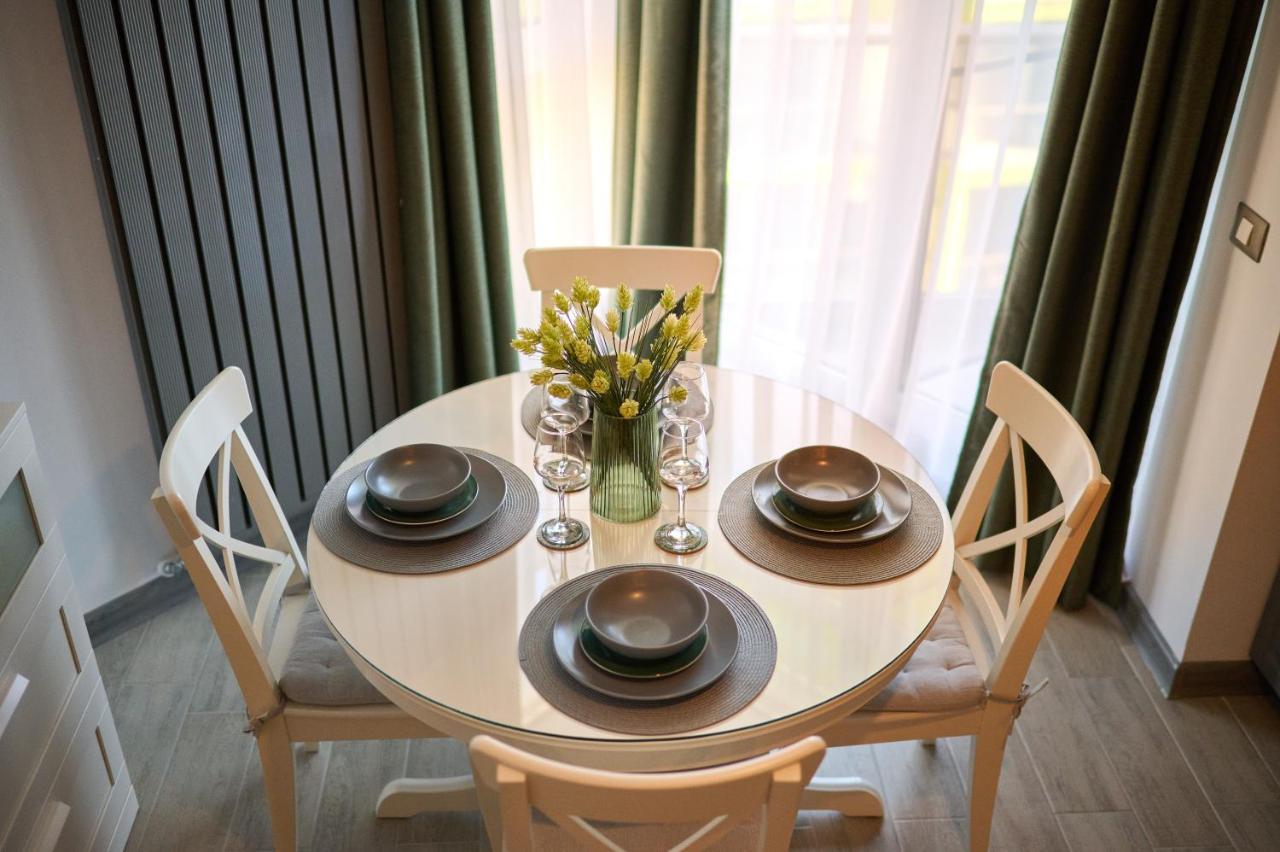 Sea Shore Apartments - Spa N Pools Beach Resort Mamaia Extérieur photo