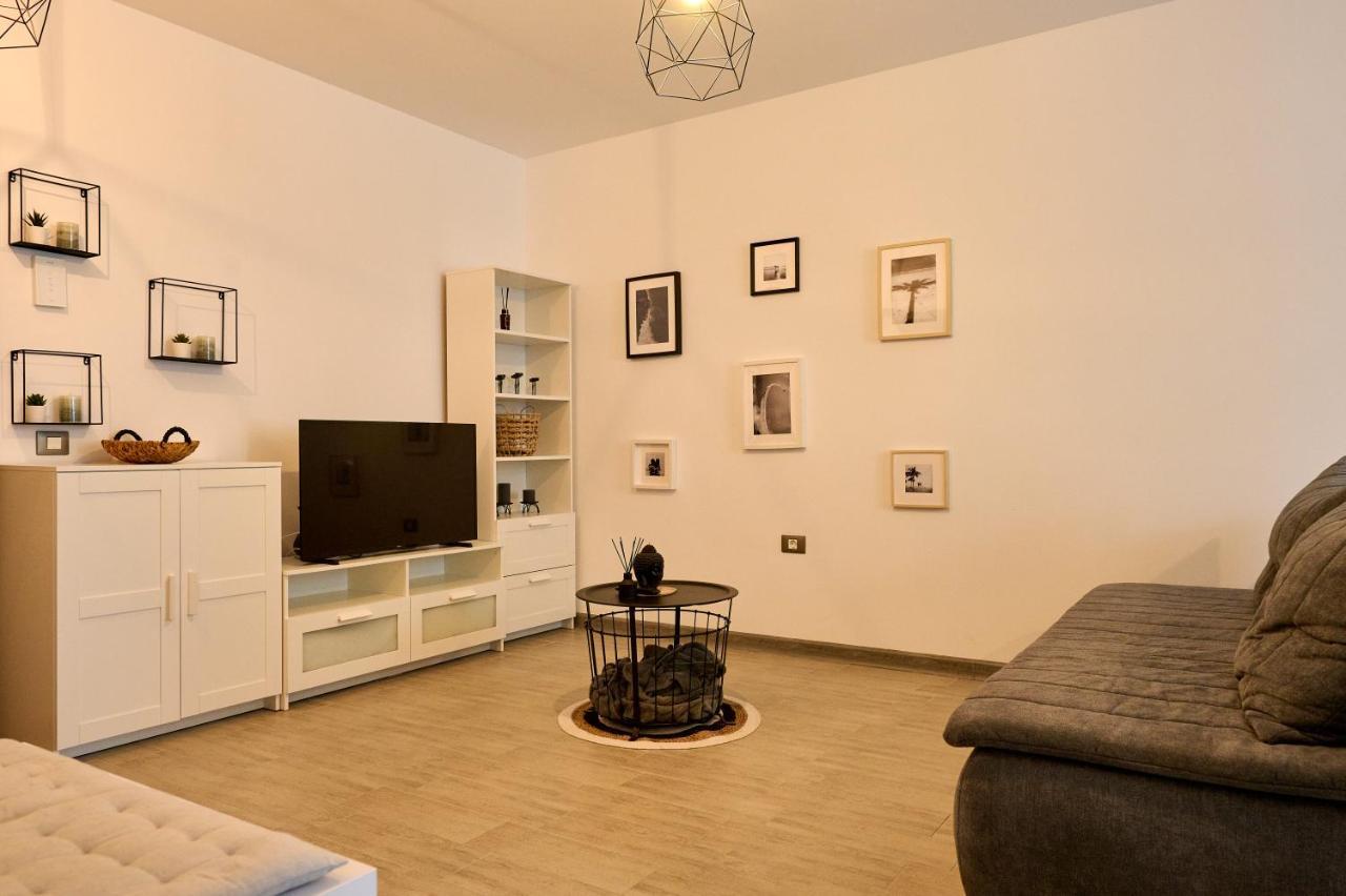 Sea Shore Apartments - Spa N Pools Beach Resort Mamaia Extérieur photo