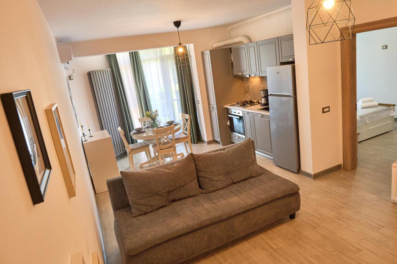 Sea Shore Apartments - Spa N Pools Beach Resort Mamaia Extérieur photo